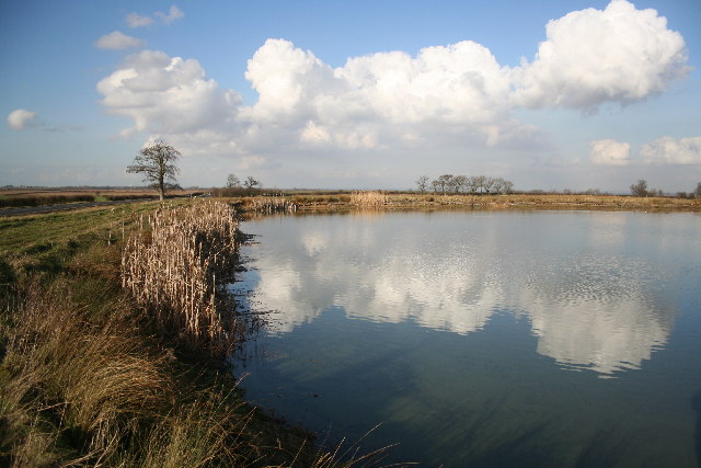 Irrigation reservoir basin