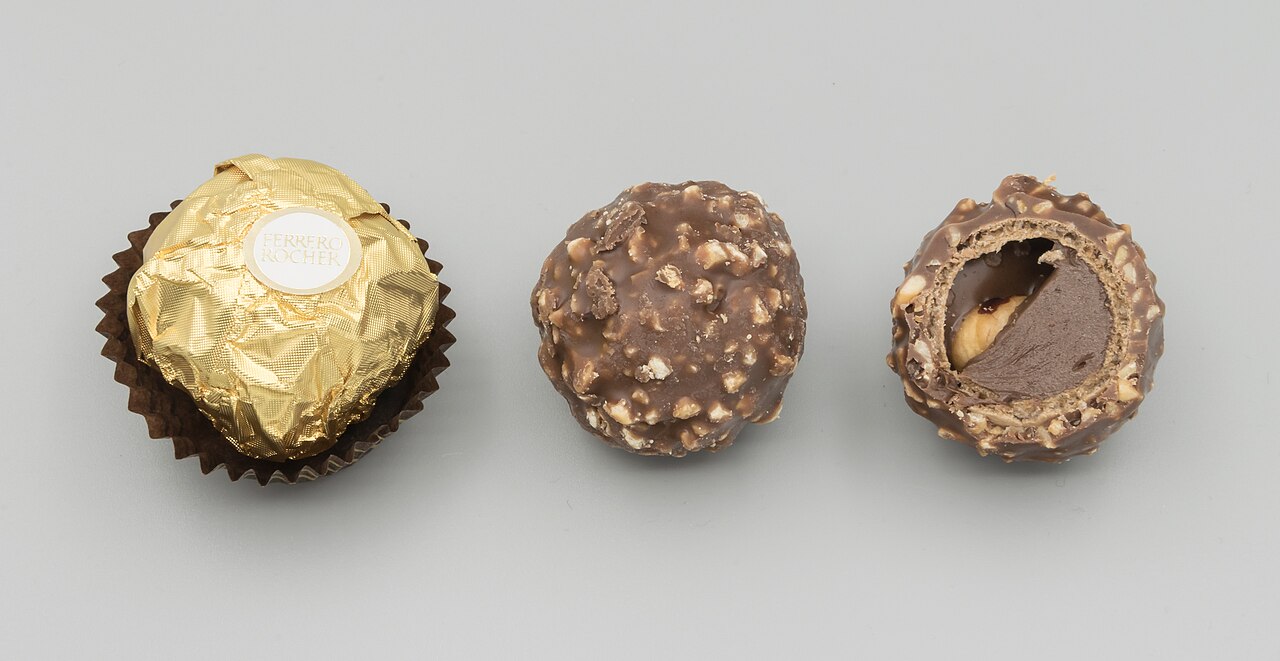 Hazelnut and chocolate praline (gianduja type) in confectionery