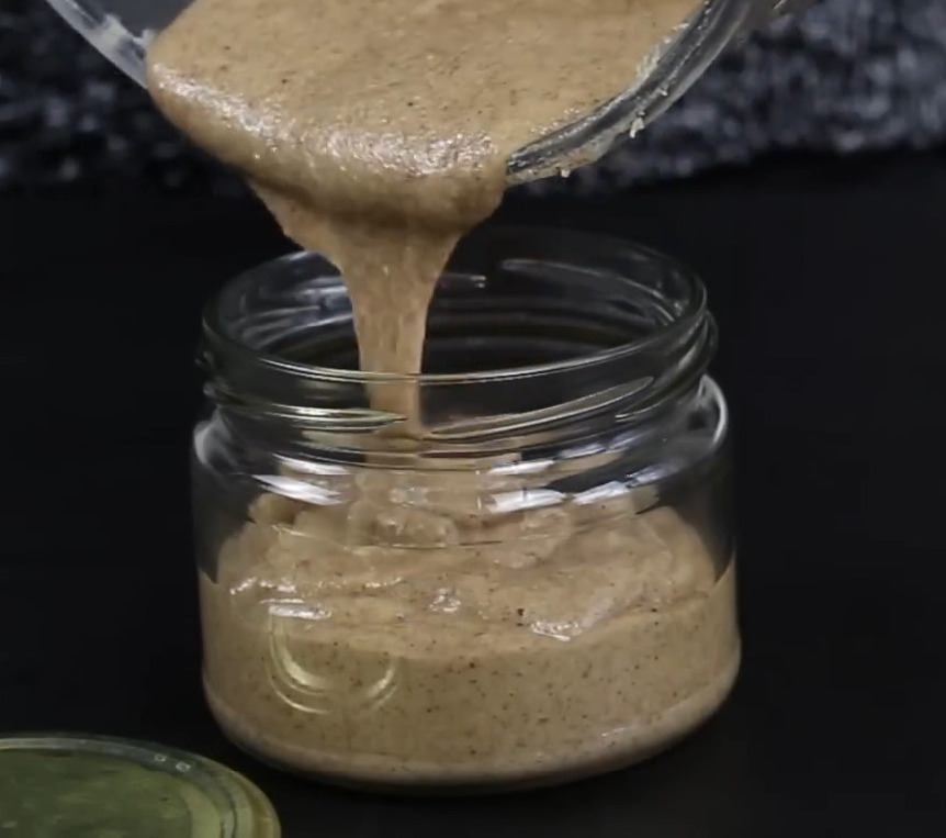Hazelnut paste obtained by grinding roasted kernels