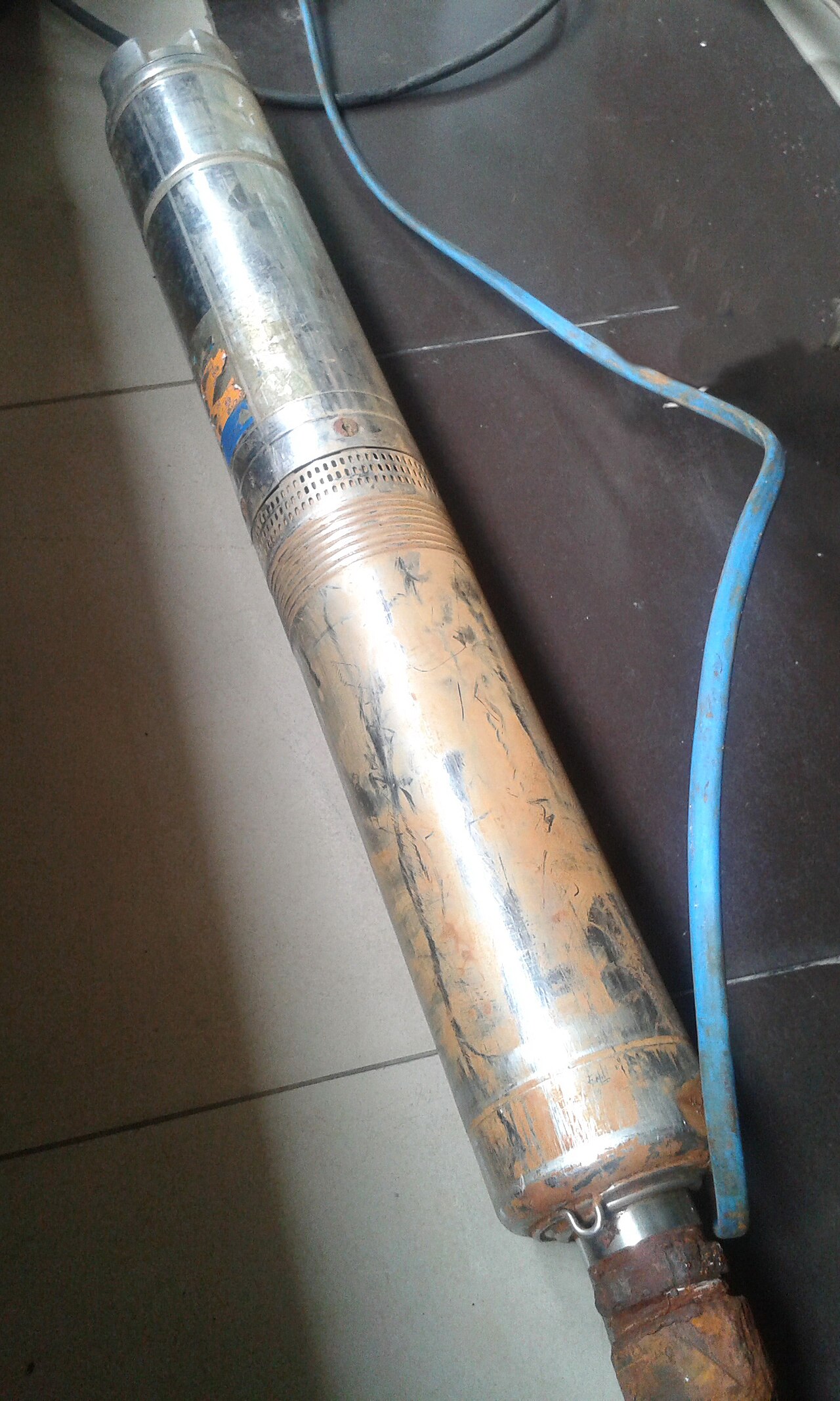 Submersible pump for wells